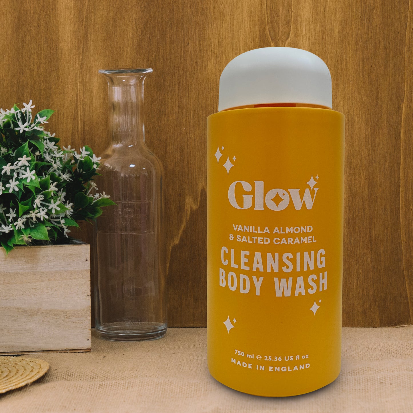 Glow Cleansing Body Wash – Vanilla Almond & Salted Caramel, 750 ml / 25.36 fl oz – Warm Nutty Fragrance, Skin-Softening Formula, Made in England