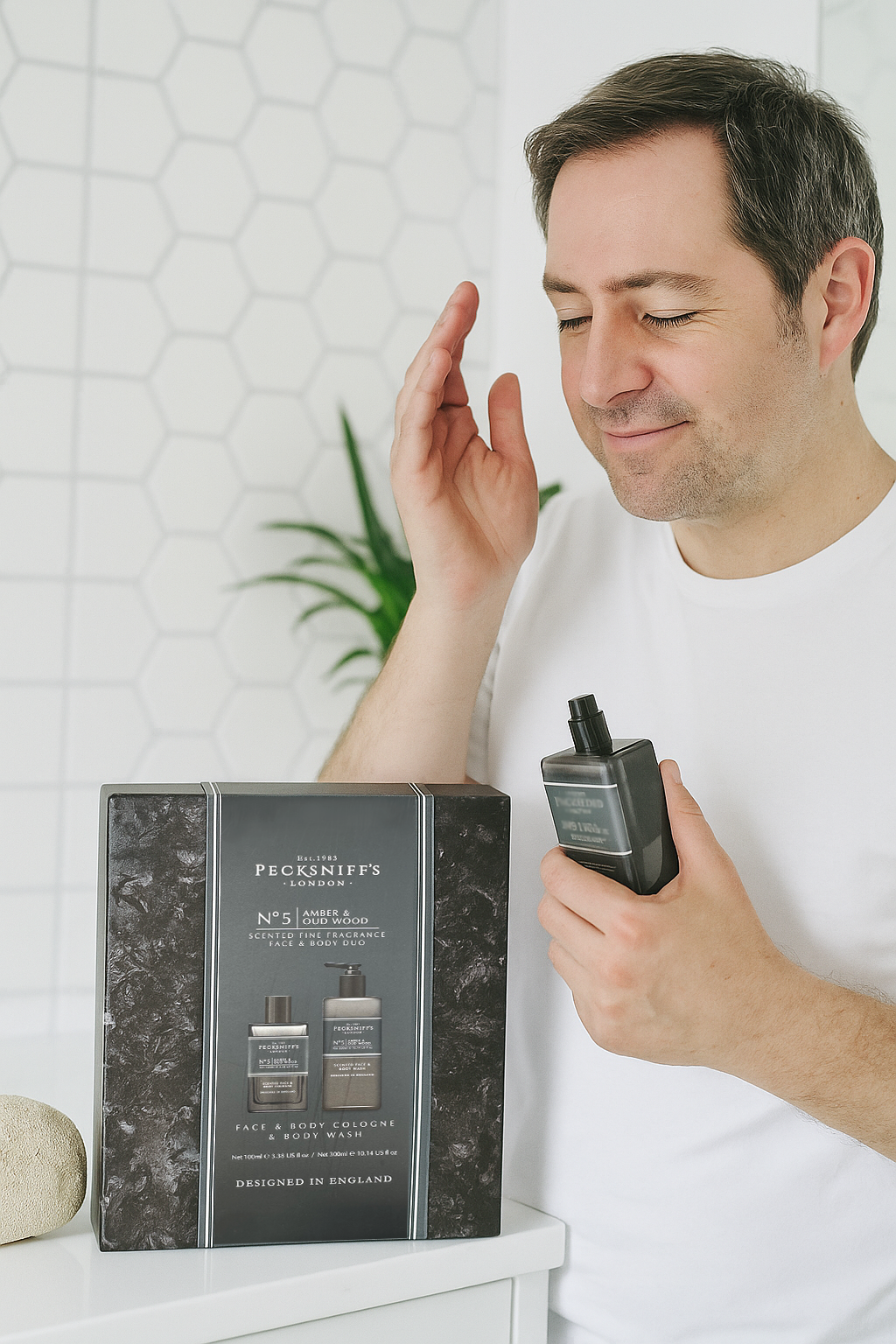 Pecksniff's Face & Body Duo Amber & Oud Wood – Men’s Grooming Gift Set with 100ml Face & Body Cologne and 250ml Body Wash – Luxury Fragrance Collection, Made in England