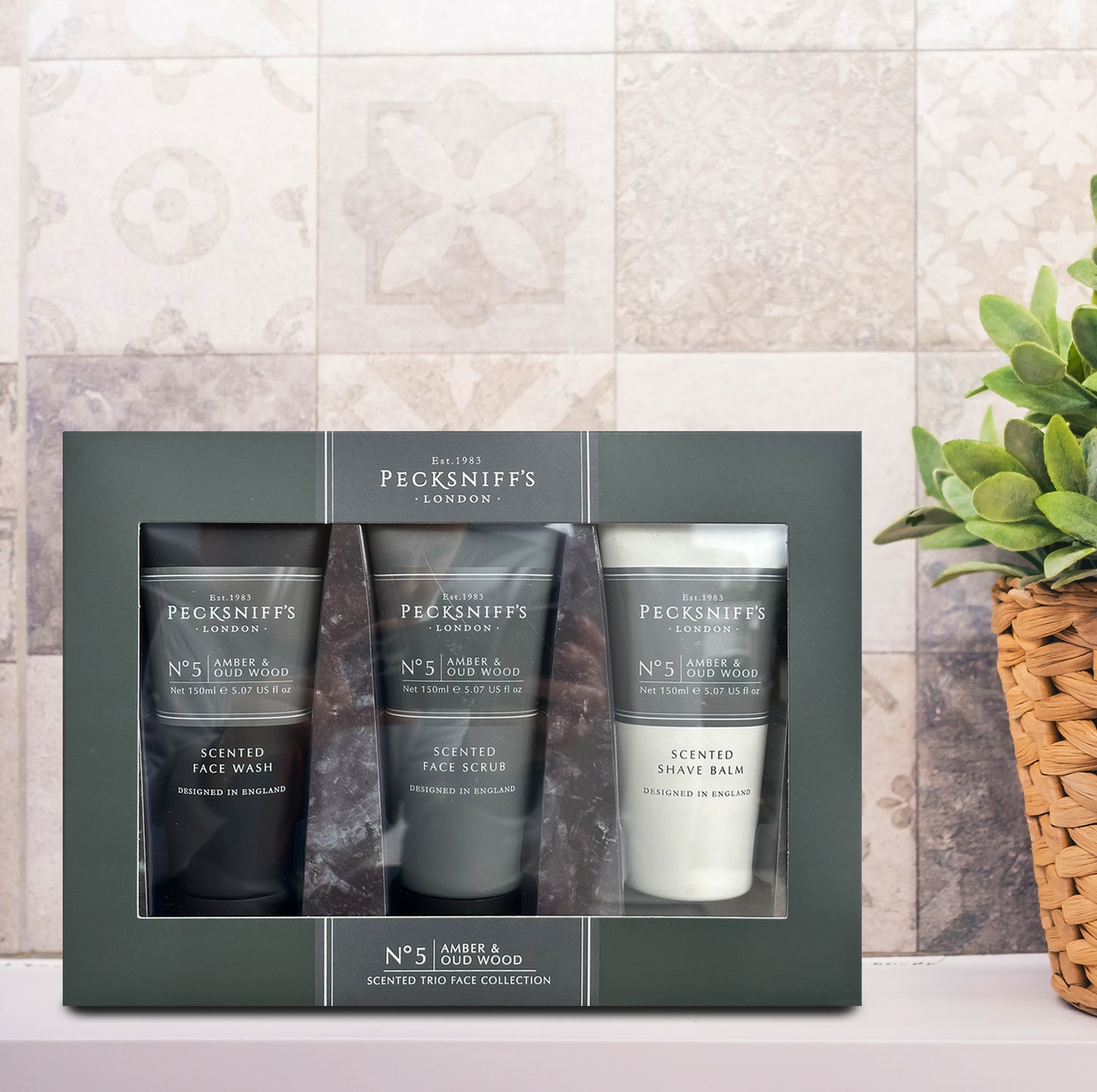 Pecksniff’s Men’s Trio Collection – Amber & Oud Wood – Face Wash, Face Scrub & Shave Balm Gift Set, 3 x 75ml