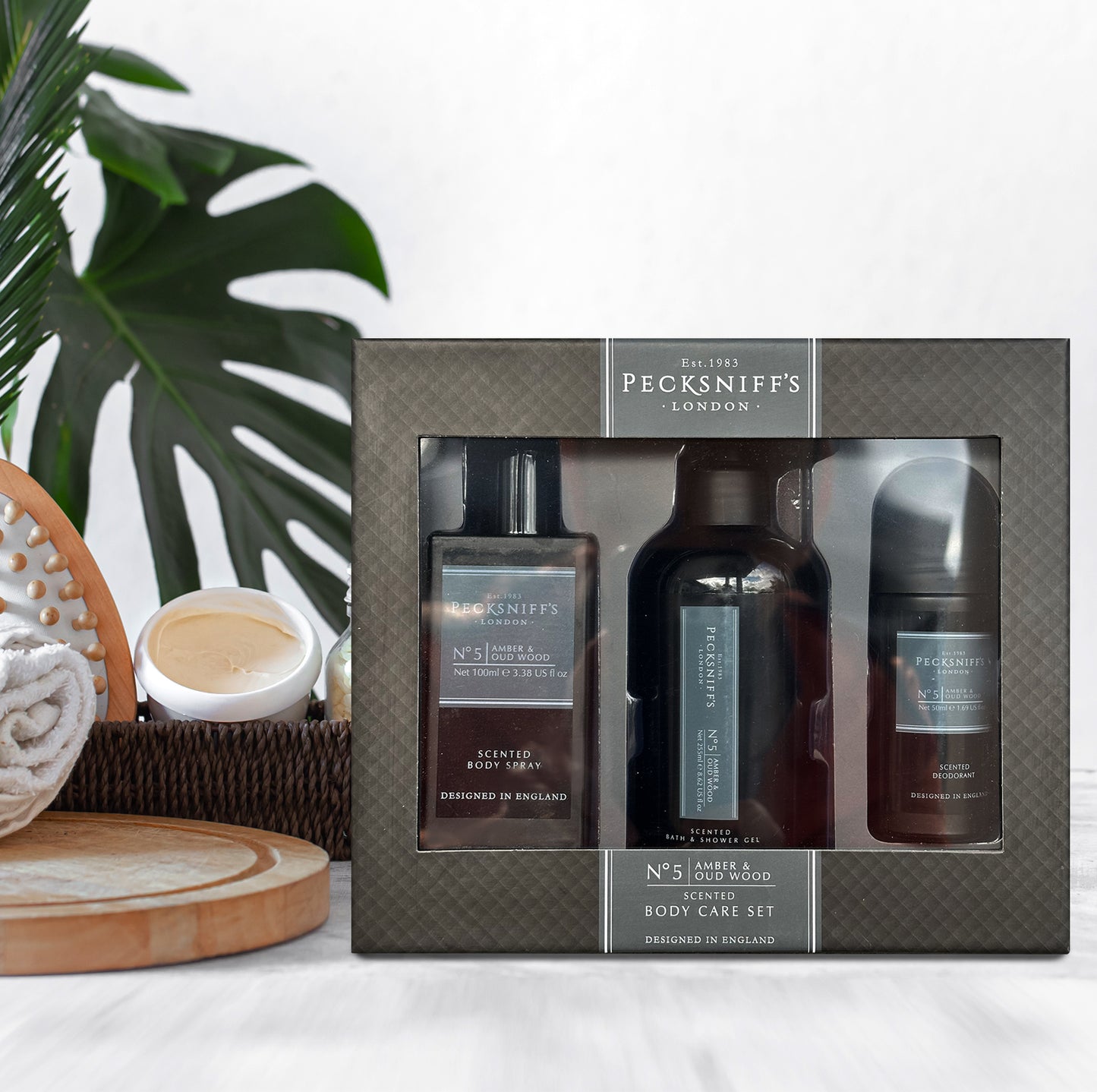 Pecksniff’s Men’s Essentials Body Trio Gift Set – Amber & Oud Wood – Bath & Shower Gel 250ml, Body Spray 100ml, Deodorant 50ml